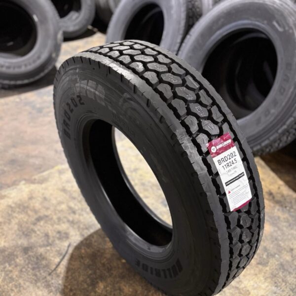 11R24.5 Drive Axle Commercial Truck Tire Designed for Heavy Loads and High Torque Conditions