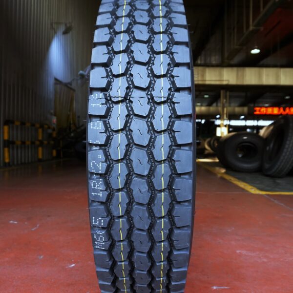27580R22.5 Regional Haul Commercial Truck Tire for Steer Drive Trailer with Durable Tread Compound