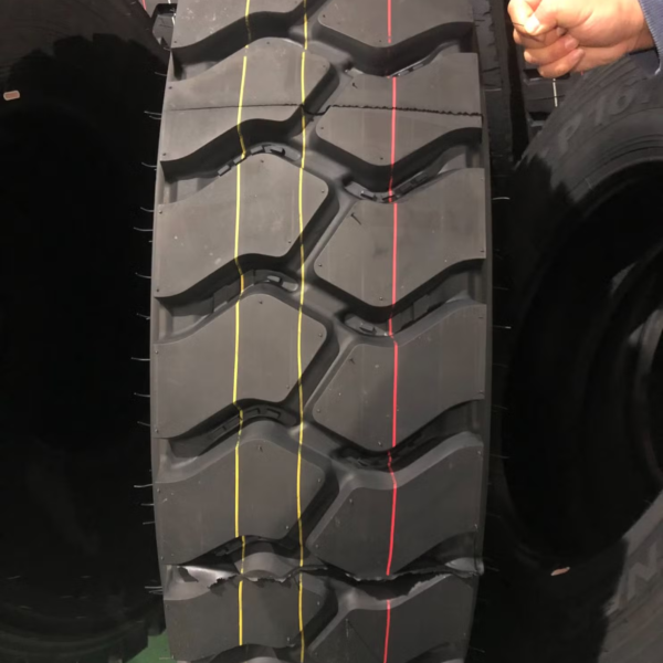 295/75R22.5 Commercial Truck Tire Designed for Steer Axle Stability and Predictable Handling
