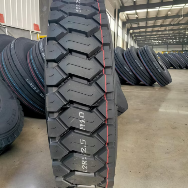 295/75R22.5 Commercial Truck Tire for Fleet Use Offering Long Service Life and Reliable Performance