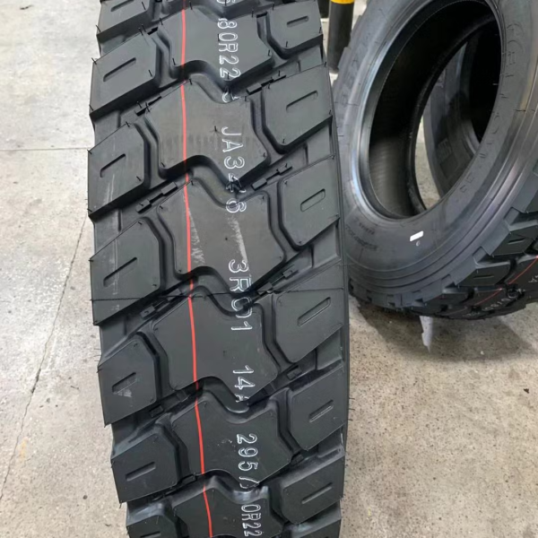 295/75R22.5 Commercial Truck Tire for Long Distance Transport with High Load and Speed Ratings