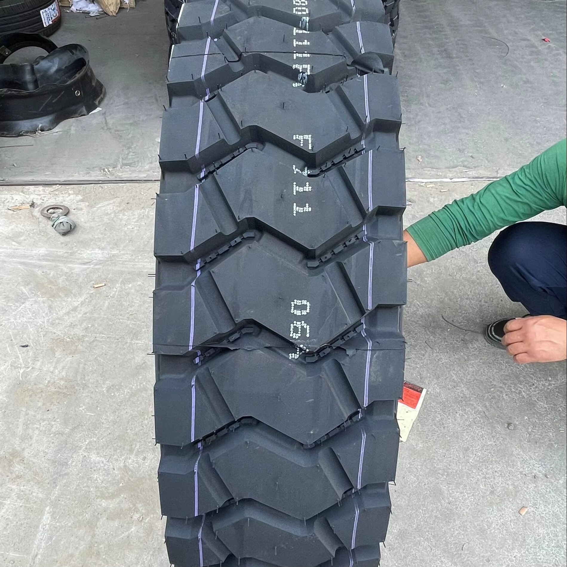 295/75R22.5 Commercial Truck Tire for Wholesale and Fleet Buyers with Consistent Quality 295/75R22.5 Commercial Truck Tire for Wholesale and Fleet Buyers with Consistent Quality