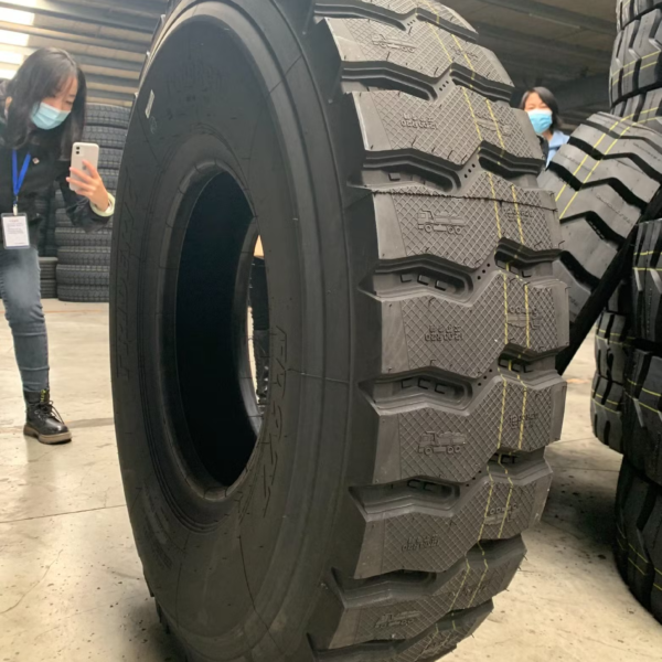 295/75R22.5 Drive Tire Heavy Duty Commercial Truck Tire Built for High Traction and Long Haul Use