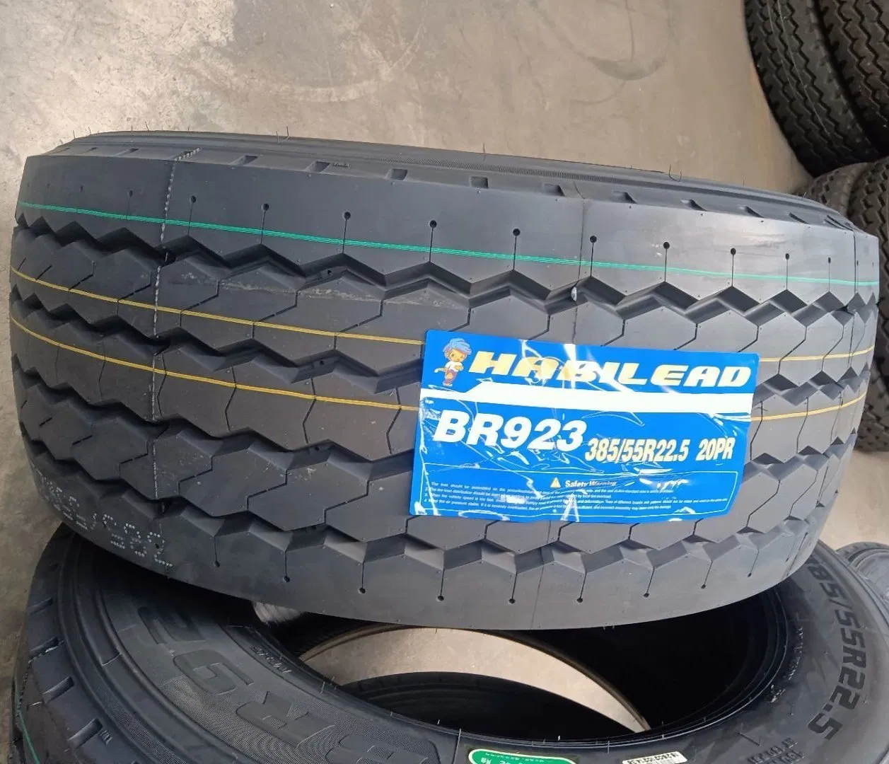 425 65R22.5 Drive Position Super Single Tire 425/65R22.5 Drive Position Super Single Tire