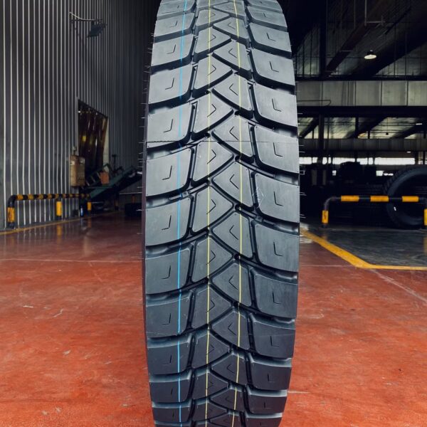 445/50R22.5 Heavy Duty Trailer Tire Commercial Application with Deep Tread Grooves